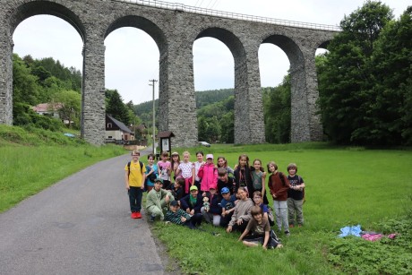 5 Po ubytování jsme vyrazili k železničnímu viaduktu, po kterém jsme přijeli. Nádherný kousek.
